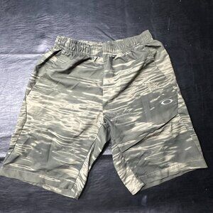 Men's Oakley Shorts - Performance Fit